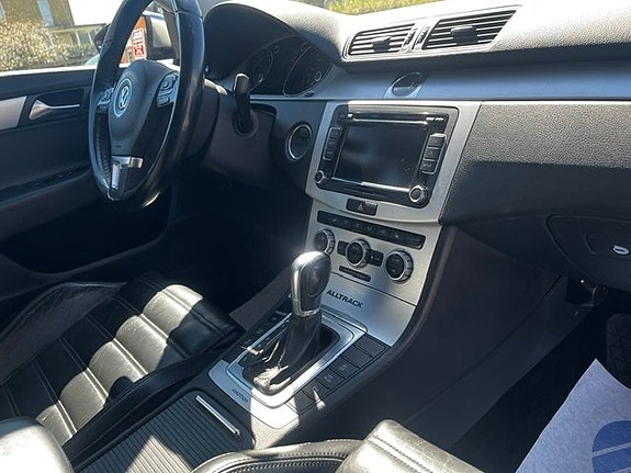 Volkswagen Passat Alltrack 4 of 5