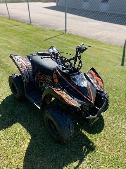 Hooper Z90 2 of 4