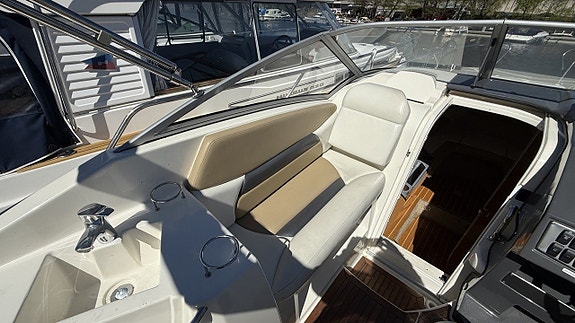 Larson 777 Cabrio / Mercruiser 5,0 MPI -11 6 of 16