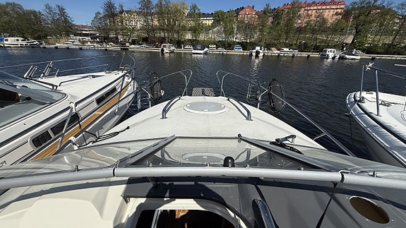 Larson 777 Cabrio / Mercruiser 5,0 MPI -11 8 of 16