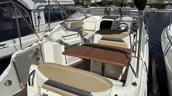 Larson 777 Cabrio / Mercruiser 5,0 MPI -11 3 of 5
