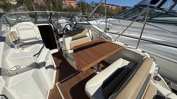 Larson 777 Cabrio / Mercruiser 5,0 MPI -11 4 of 5