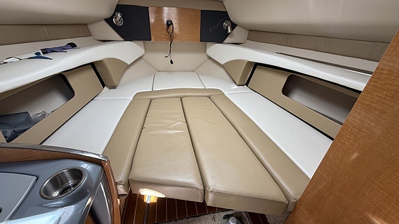 Larson 777 Cabrio / Mercruiser 5,0 MPI -11 10 of 16