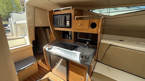 Larson 777 Cabrio / Mercruiser 5,0 MPI -11 11 of 16