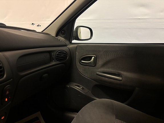 Renault Megane 13 of 19