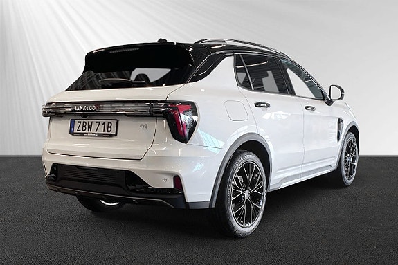 Lynk & Co 01 3 of 5