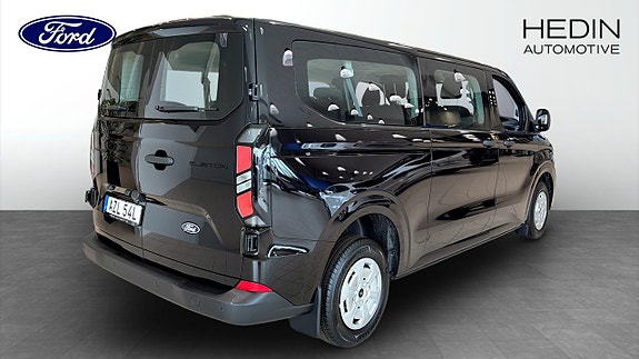 Ford Custom Tourneo 2 of 12