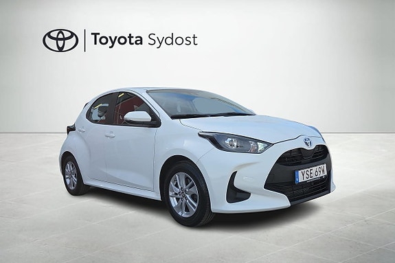 Toyota Yaris 3 of 5