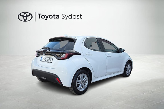 Toyota Yaris 5 of 5