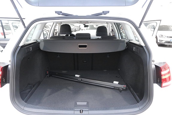 Volkswagen Golf Alltrack 17 of 27