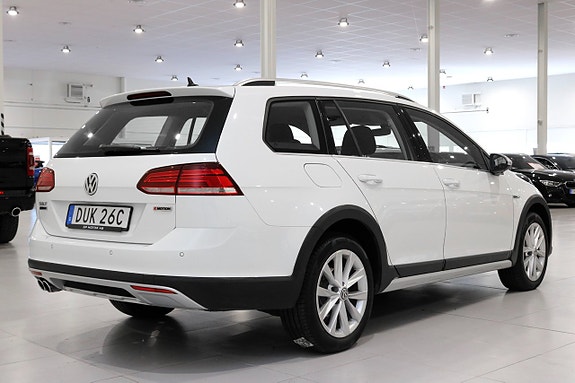 Volkswagen Golf Alltrack 3 of 27