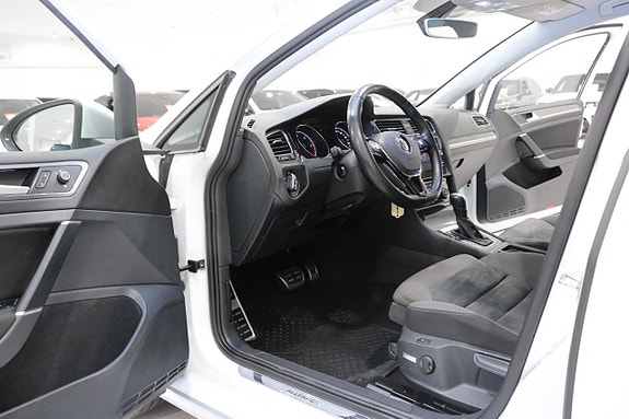 Volkswagen Golf Alltrack 10 of 27