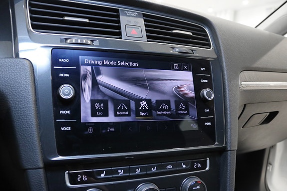 Volkswagen Golf Alltrack 22 of 27