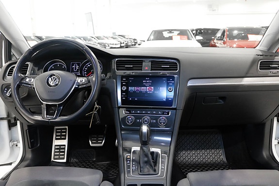 Volkswagen Golf Alltrack 13 of 27
