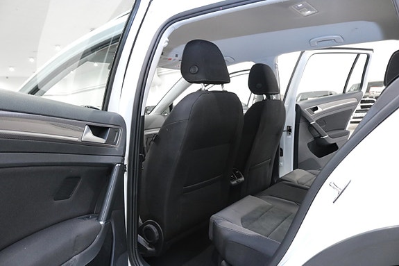 Volkswagen Golf Alltrack 15 of 27