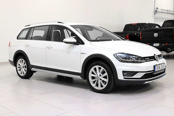 Volkswagen Golf Alltrack 2 of 27