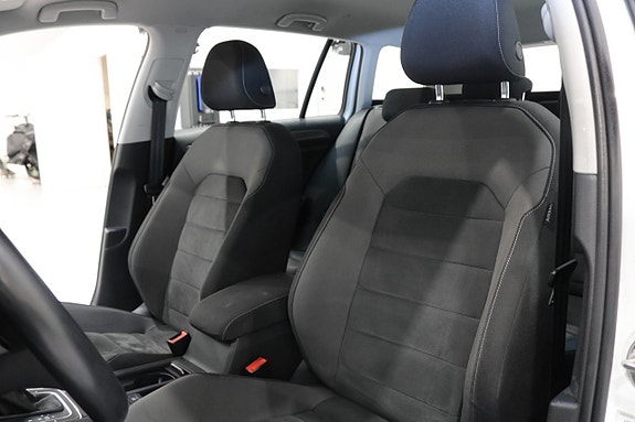Volkswagen Golf Alltrack 14 of 27