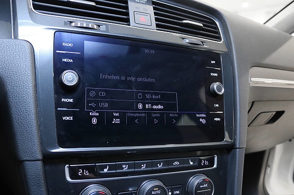 Volkswagen Golf Alltrack 23 of 27