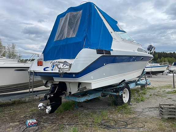 Bayliner 2755 trygg familjebåt nyare motor/drev 3 of 5