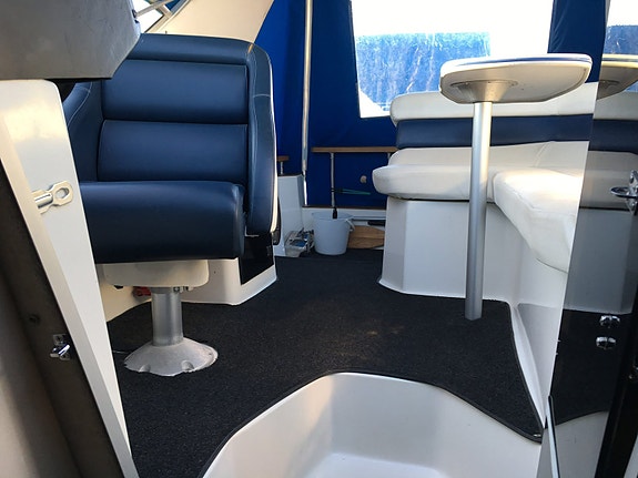 Bayliner 2755 trygg familjebåt nyare motor/drev 5 of 5