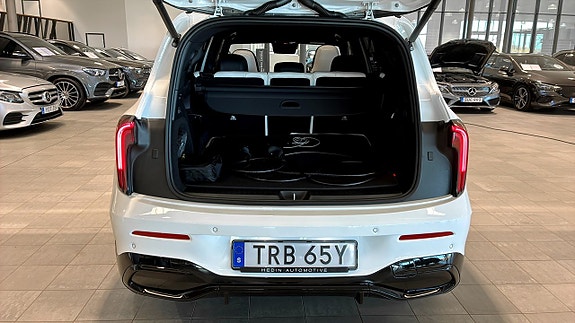 Mercedes-Benz GLB250+ 6 of 26