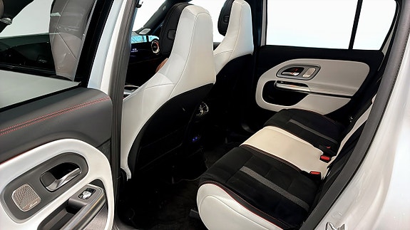 Mercedes-Benz GLB250+ 10 of 26