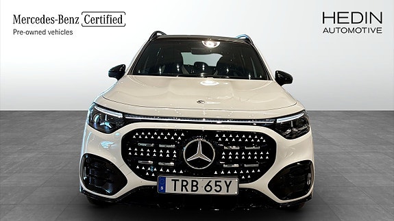 Mercedes-Benz GLB250+ 2 of 5