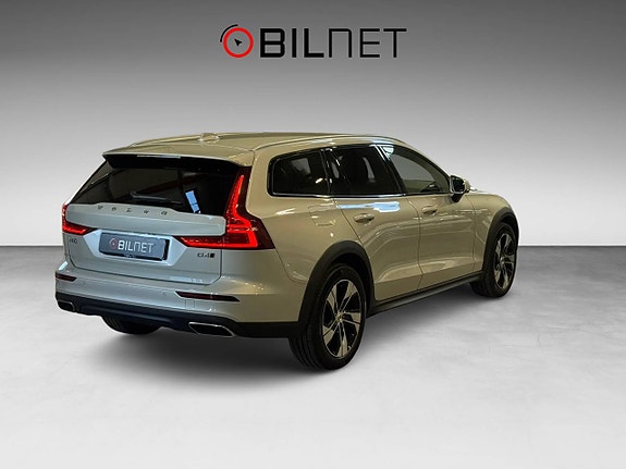 Volvo V60 Cross Country 5 of 5