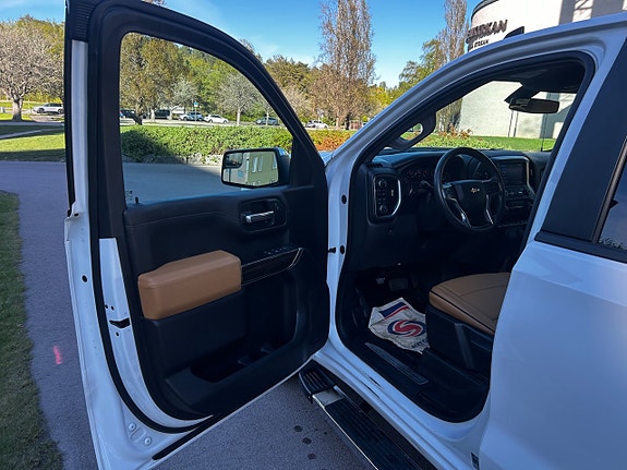 Chevrolet Silverado 1500 13 of 21