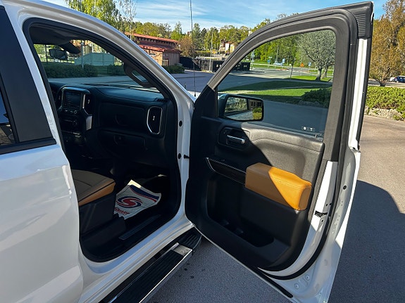 Chevrolet Silverado 1500 11 of 21