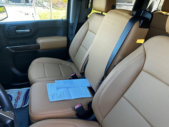 Chevrolet Silverado 1500 16 of 21