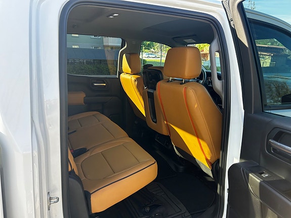 Chevrolet Silverado 1500 8 of 21