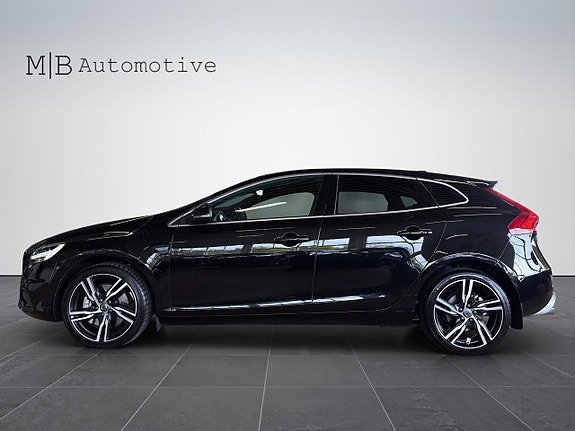 Volvo V40 3 of 20