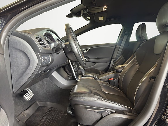 Volvo V40 9 of 20