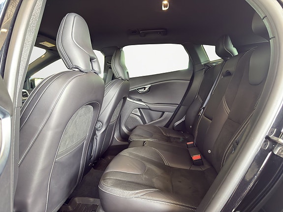 Volvo V40 13 of 20