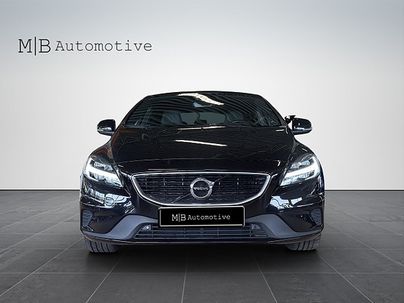 Volvo V40 2 of 20