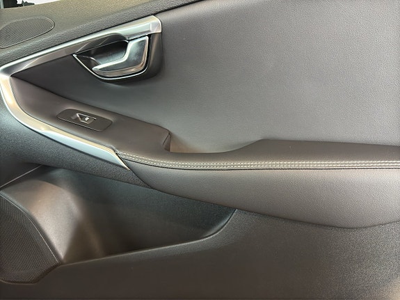 Volvo V40 12 of 20