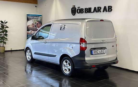 Ford Transit Courier 3 of 5