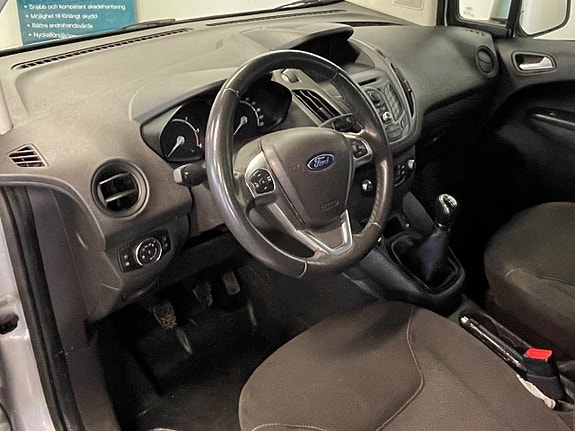 Ford Transit Courier 5 of 5