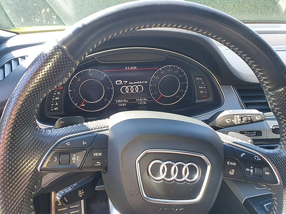 Audi Q7 4 of 5