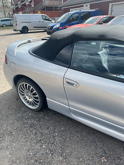 Mitsubishi Eclipse 2 of 5