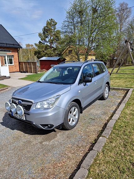 Subaru Forester 2 of 4