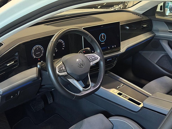 Volkswagen Passat 10 of 18