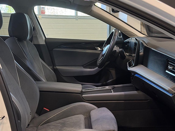 Volkswagen Passat 8 of 18