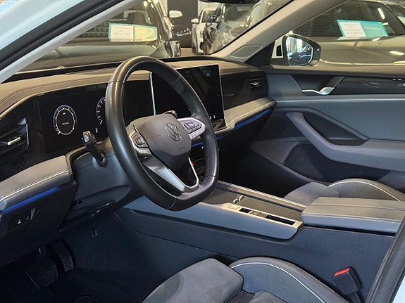 Volkswagen Passat 9 of 18