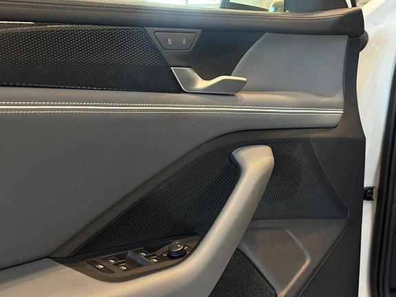 Volkswagen Passat 11 of 18