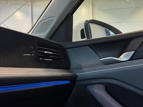 Volkswagen Passat 13 of 18