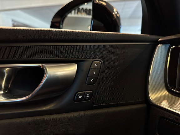 Volvo XC60 22 of 29