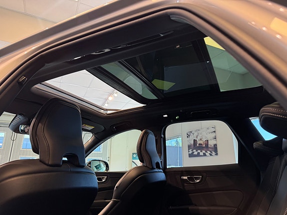 Volvo XC60 18 of 29