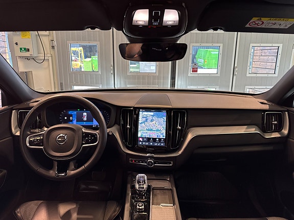 Volvo XC60 5 of 29